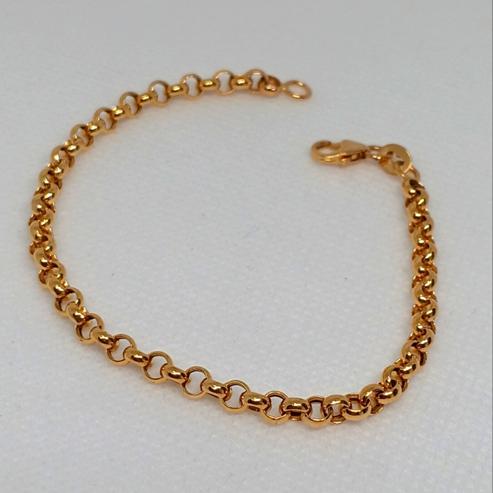 Elegant Gold Chain Bracelet